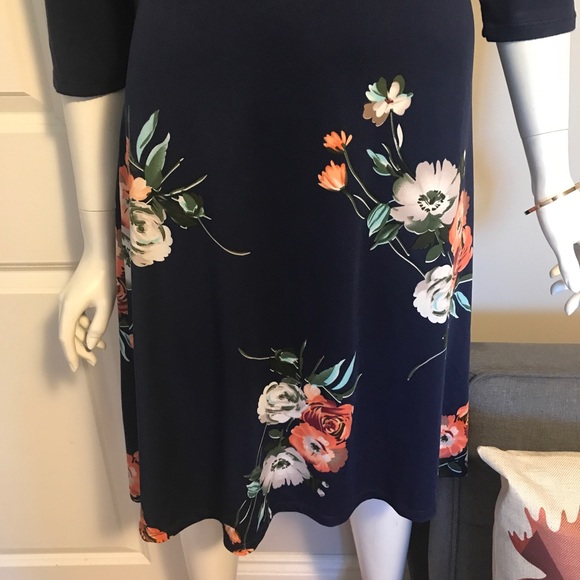 Navy Blue Floral Dress - Picture 4 of 5